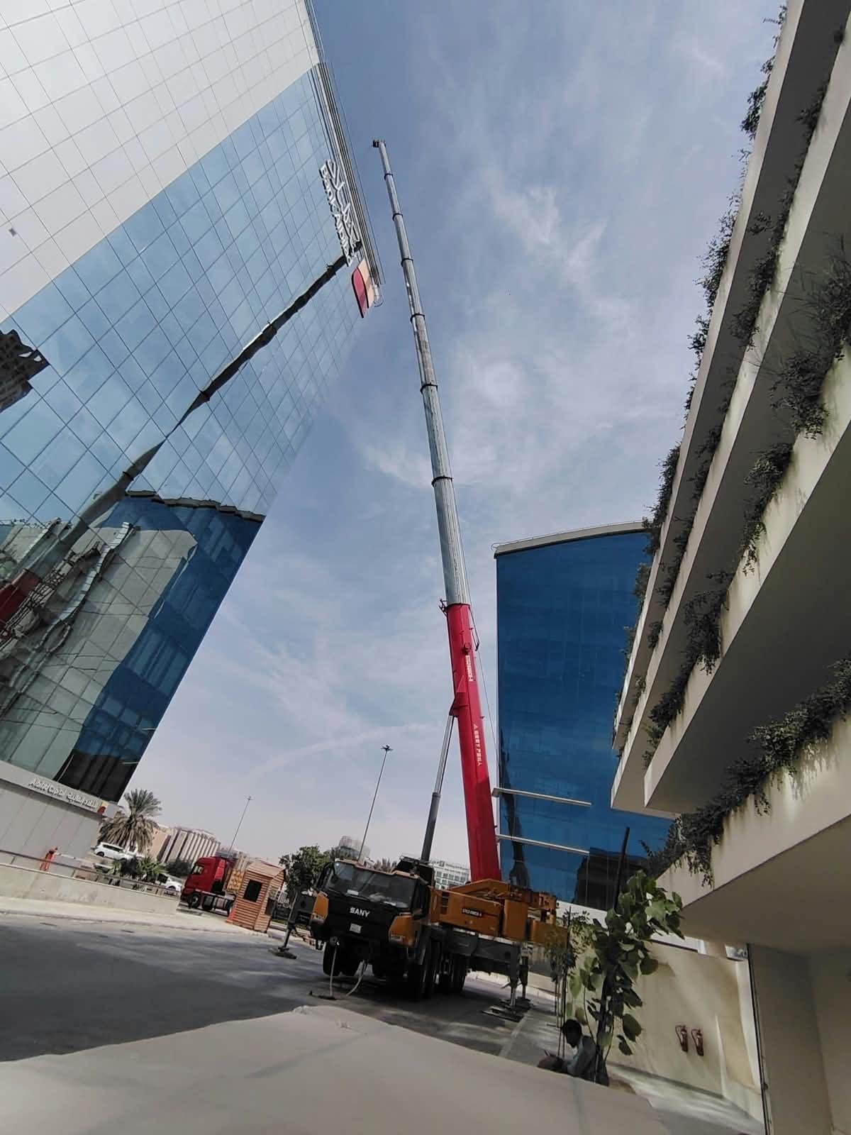 بلدوزر لتجهيز وتسوية المواقع بالرياض